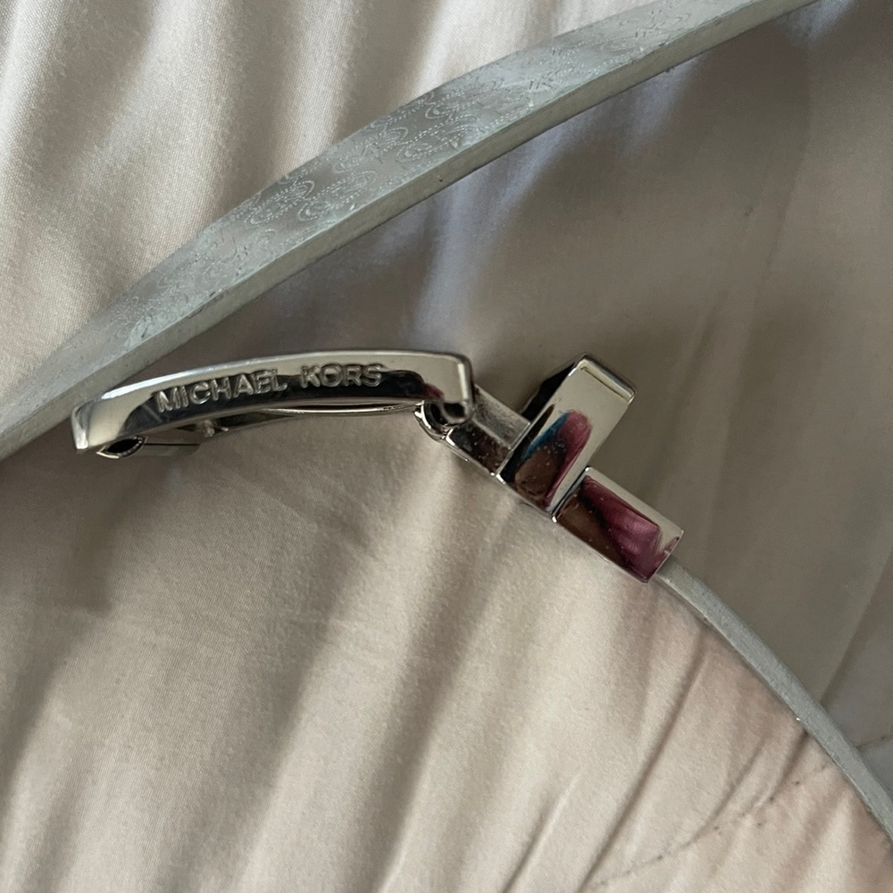 Micheal Kors Silver Belt. Large